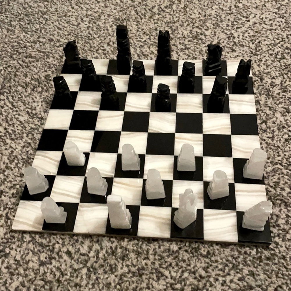 !!!MAKE ME AN OFFER!!! Vintage Onyx Chess Board